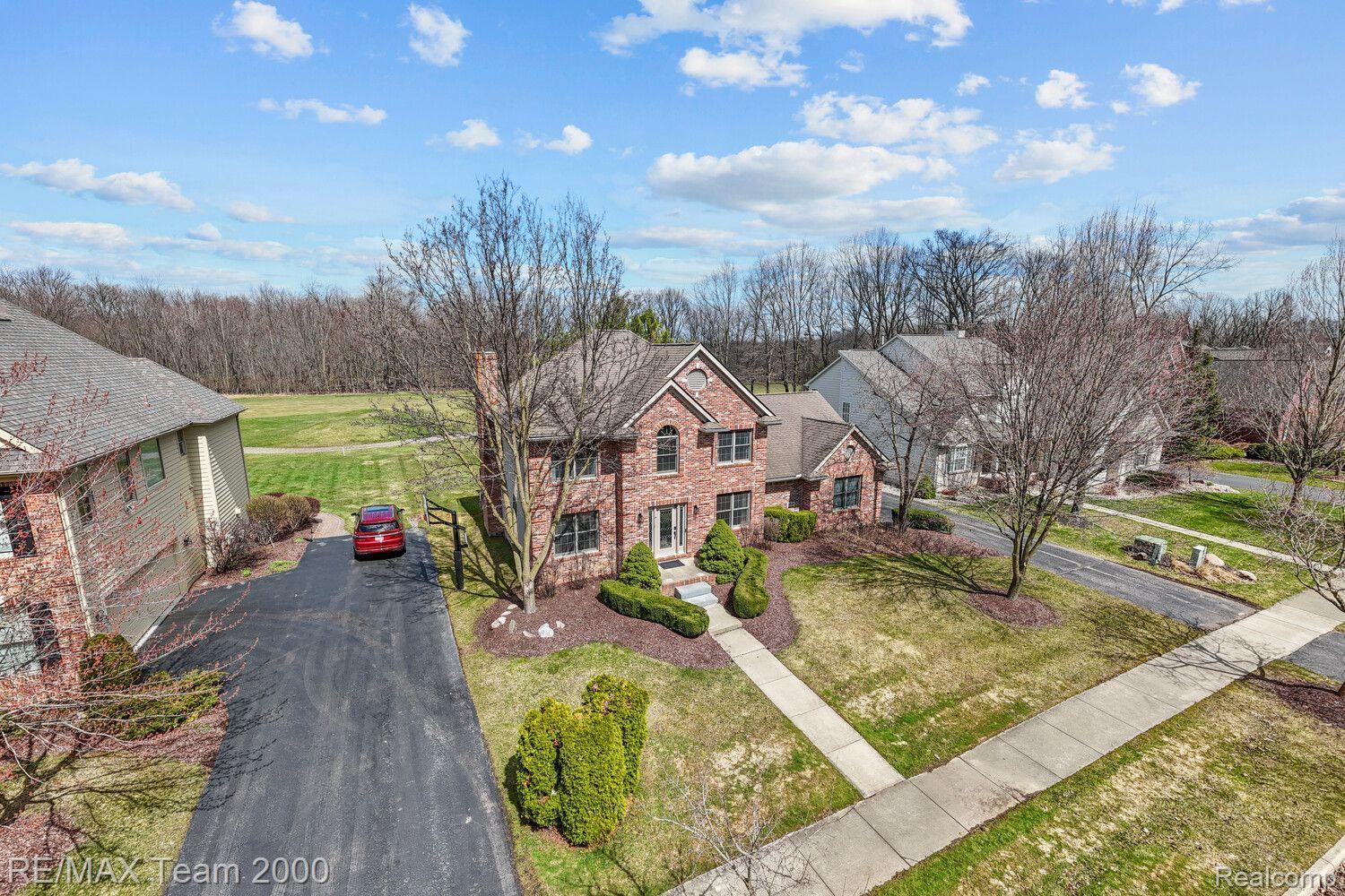 5681 WOODFIELD Parkway