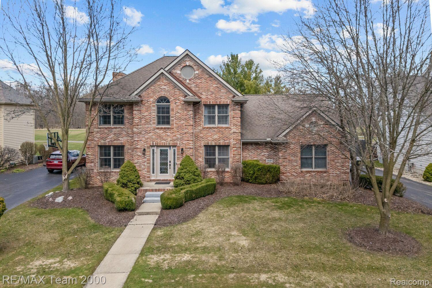 5681 WOODFIELD Parkway