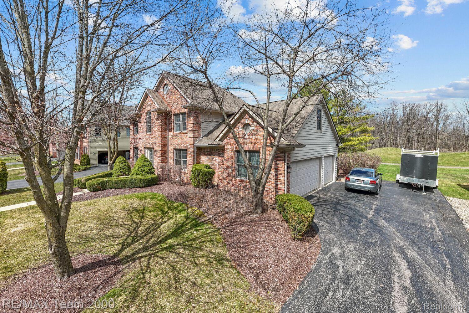 5681 WOODFIELD Parkway