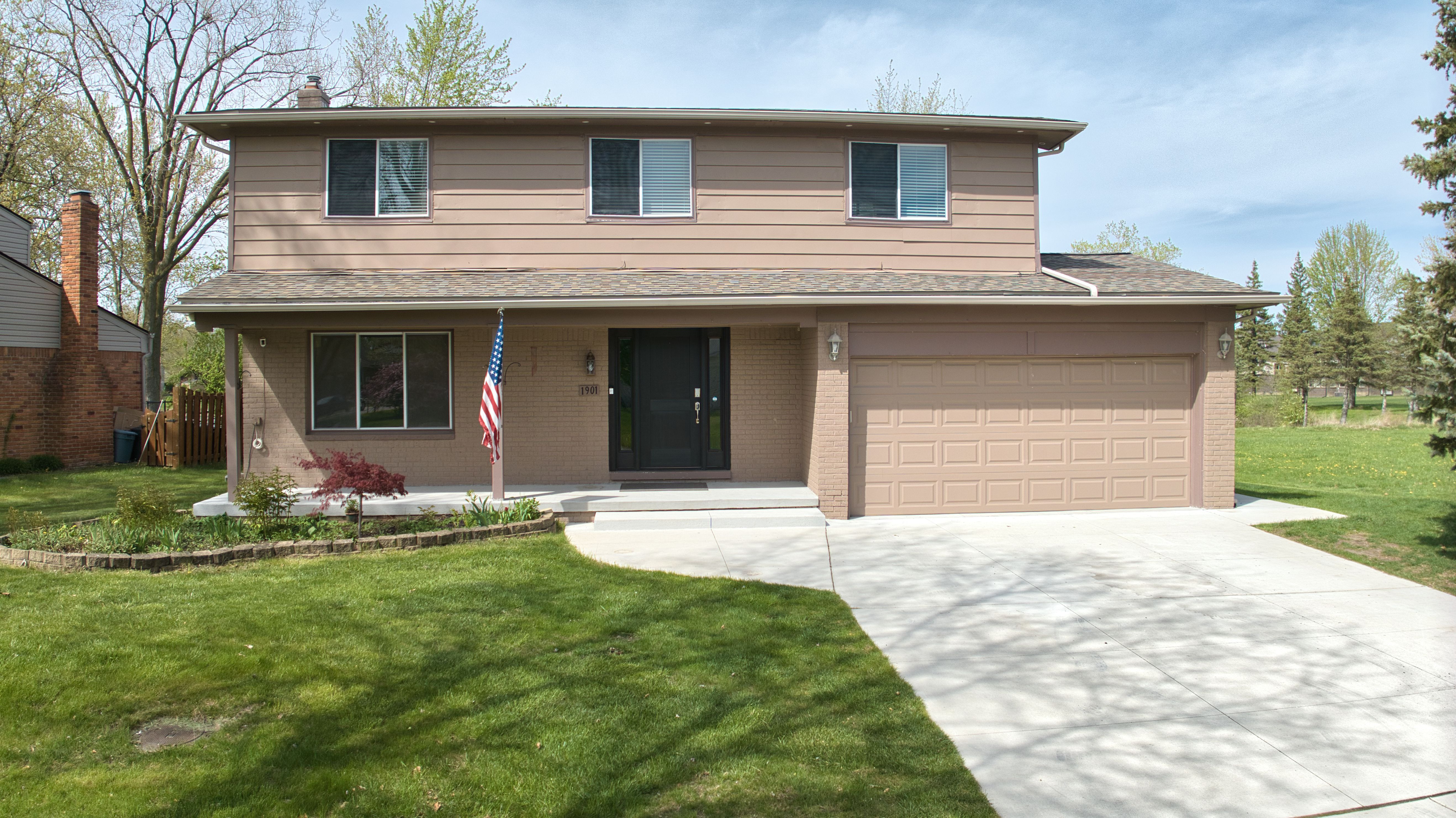 1901 WOODGATE Drive