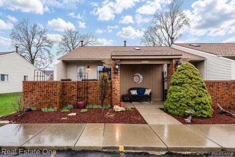 62072 York town Drive 1 South Lyon City MI 48178