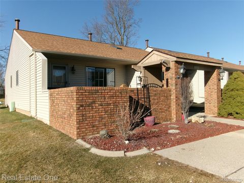 62072 York town Drive 1 South Lyon City MI 48178