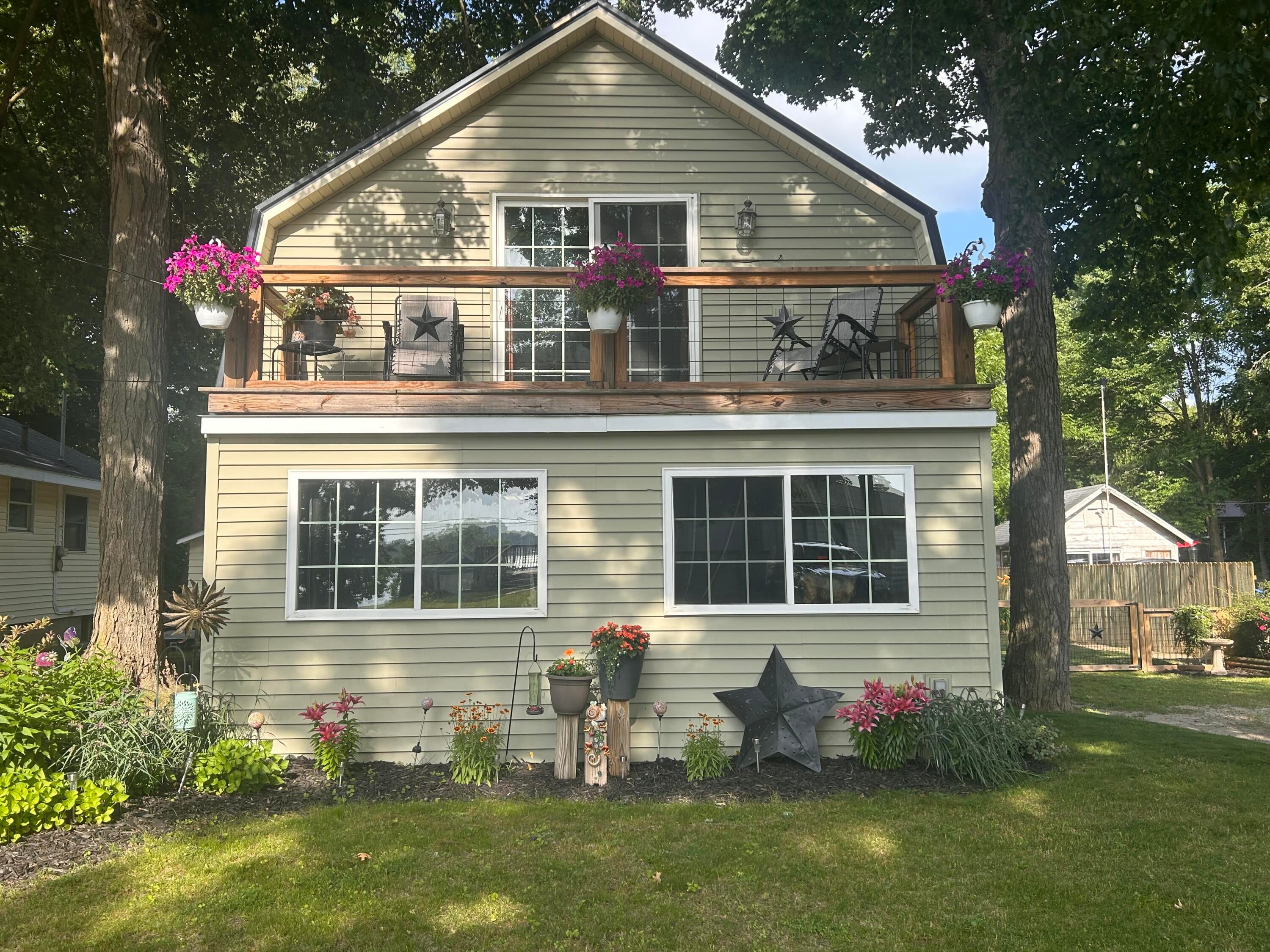 2625 Lansing Street