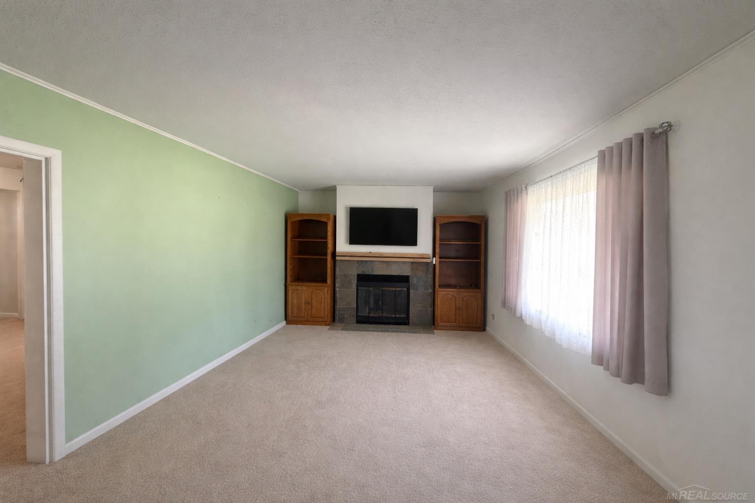 17900 Iroquois Drive