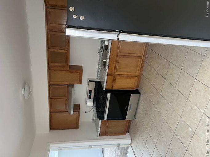 9245 Lee Road