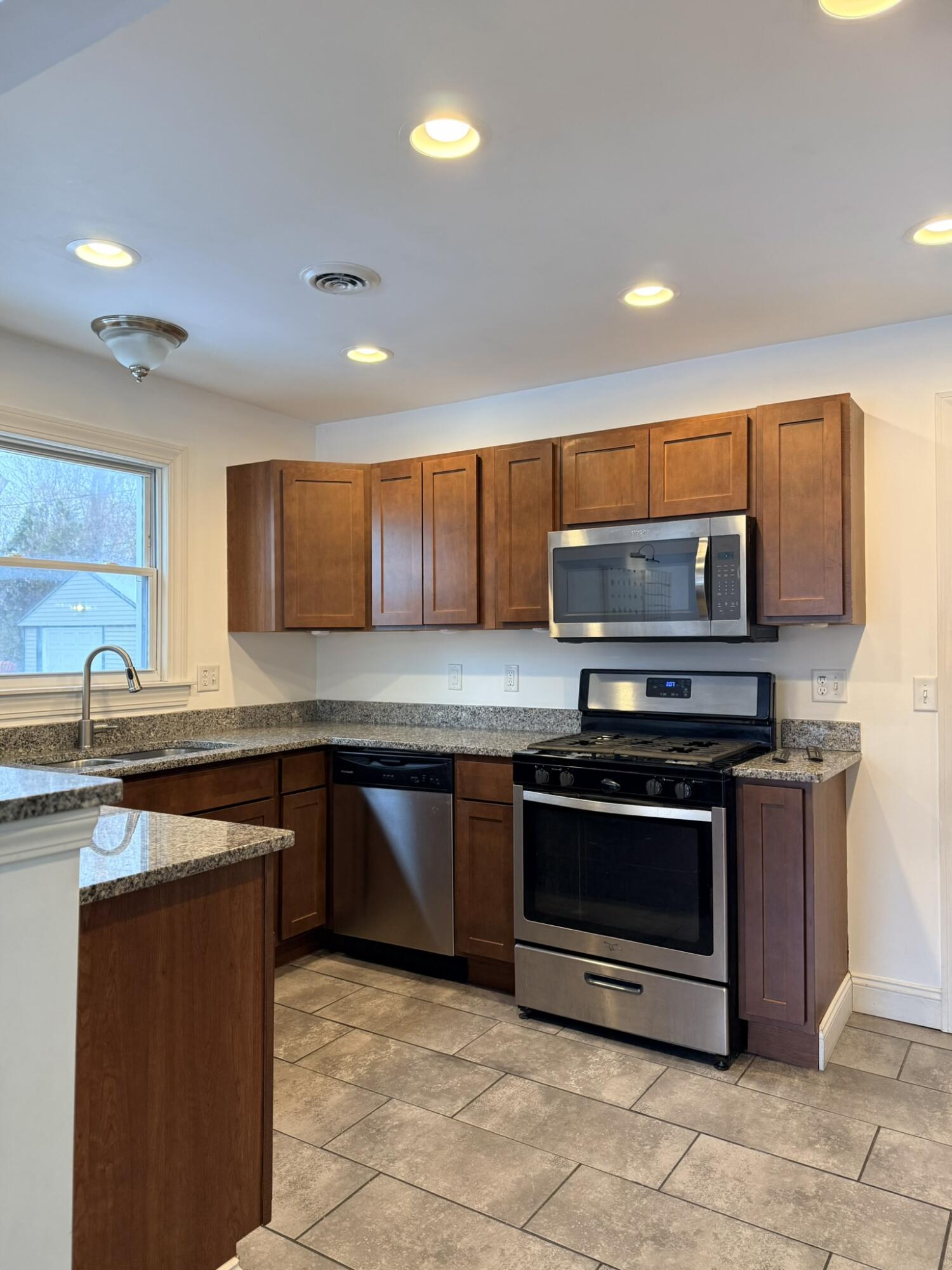 541 E Bennett Avenue