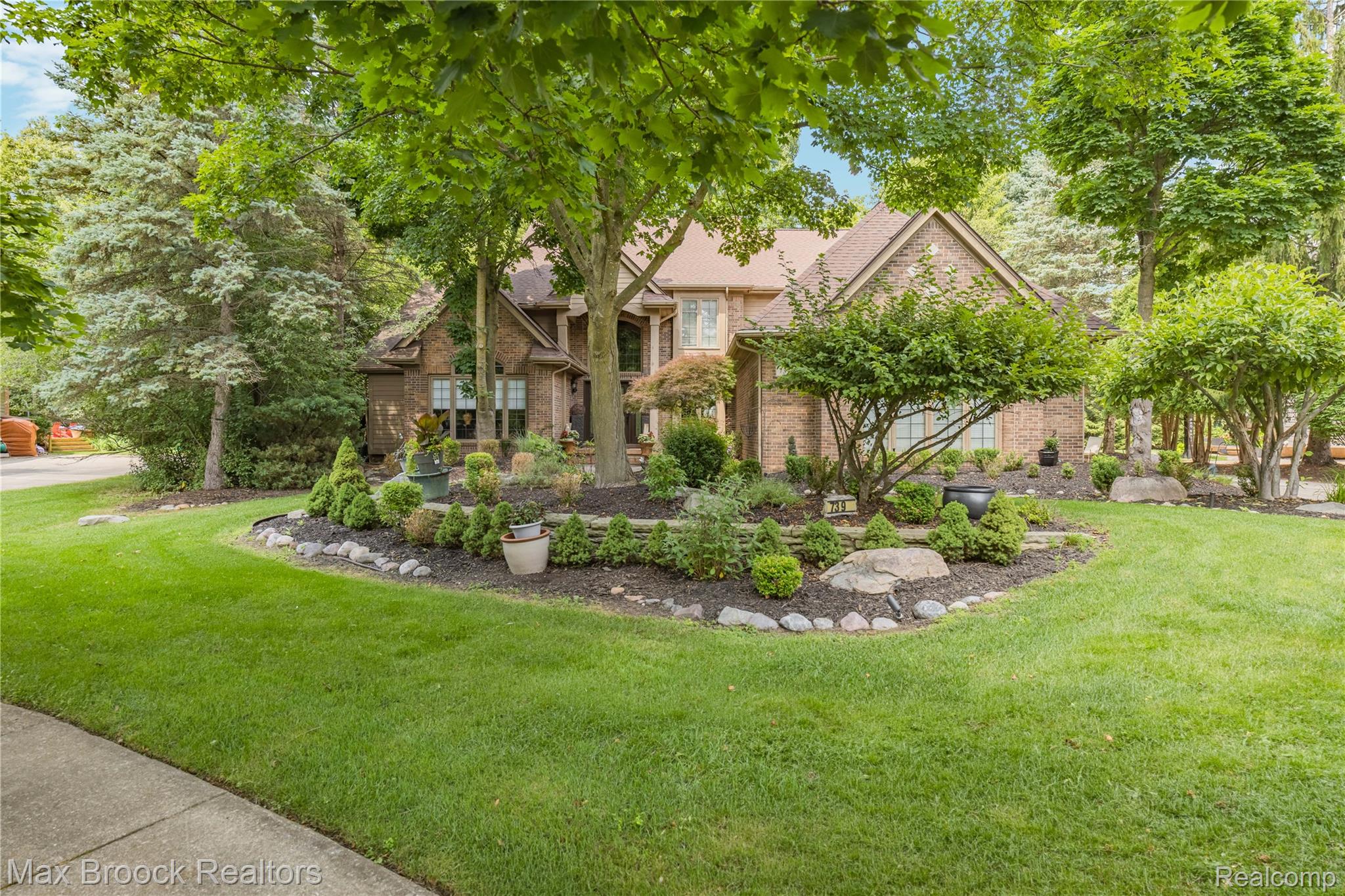 7398 Autumn Hill Drive