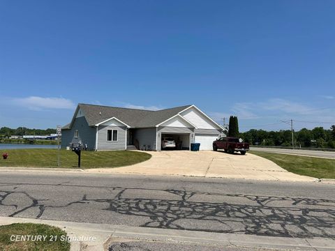 123/125 Pearson Street Beaverton City MI 48612