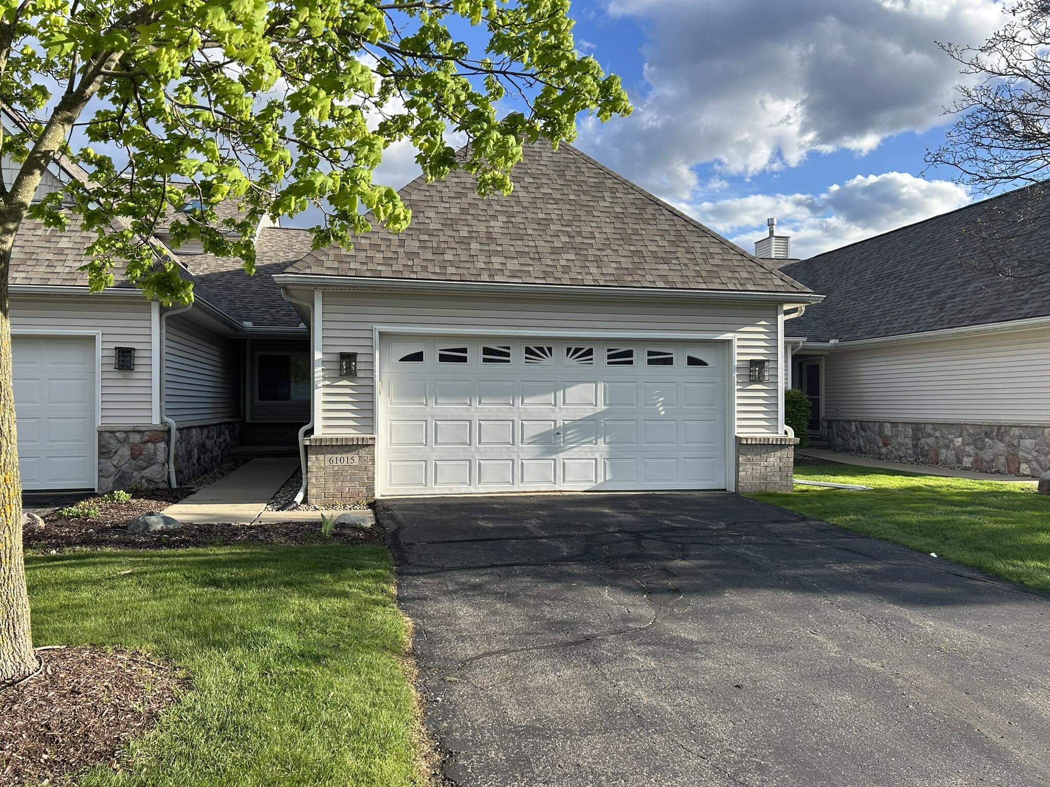 61015 Evergreen Court