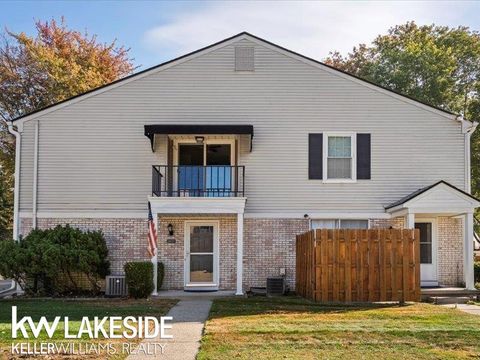 24757 MEADOW CREEK Drive Harrison Charter Township MI 48045