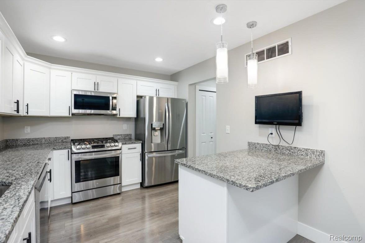 1755 E George Avenue