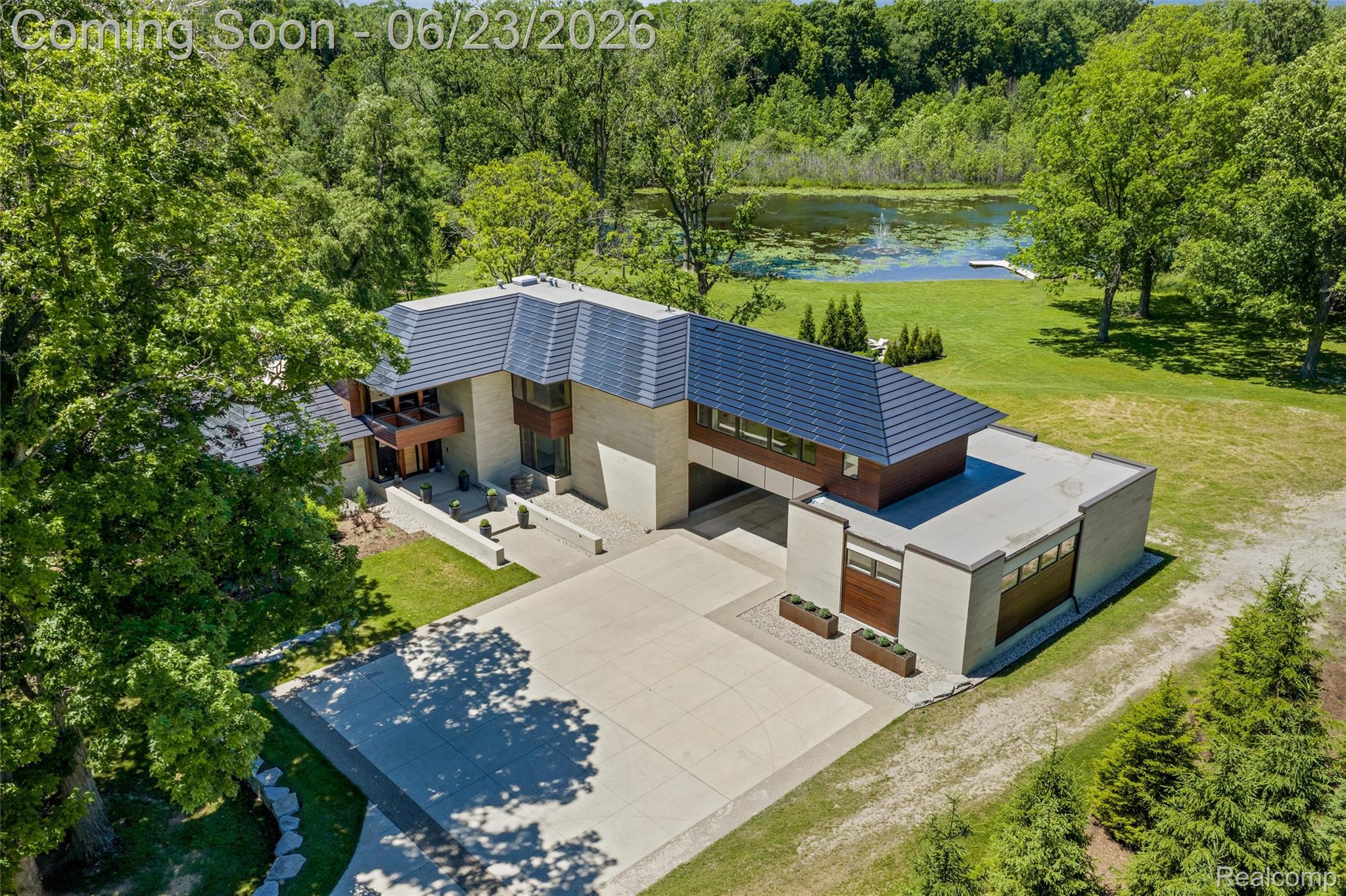 2700 Squirrel Road