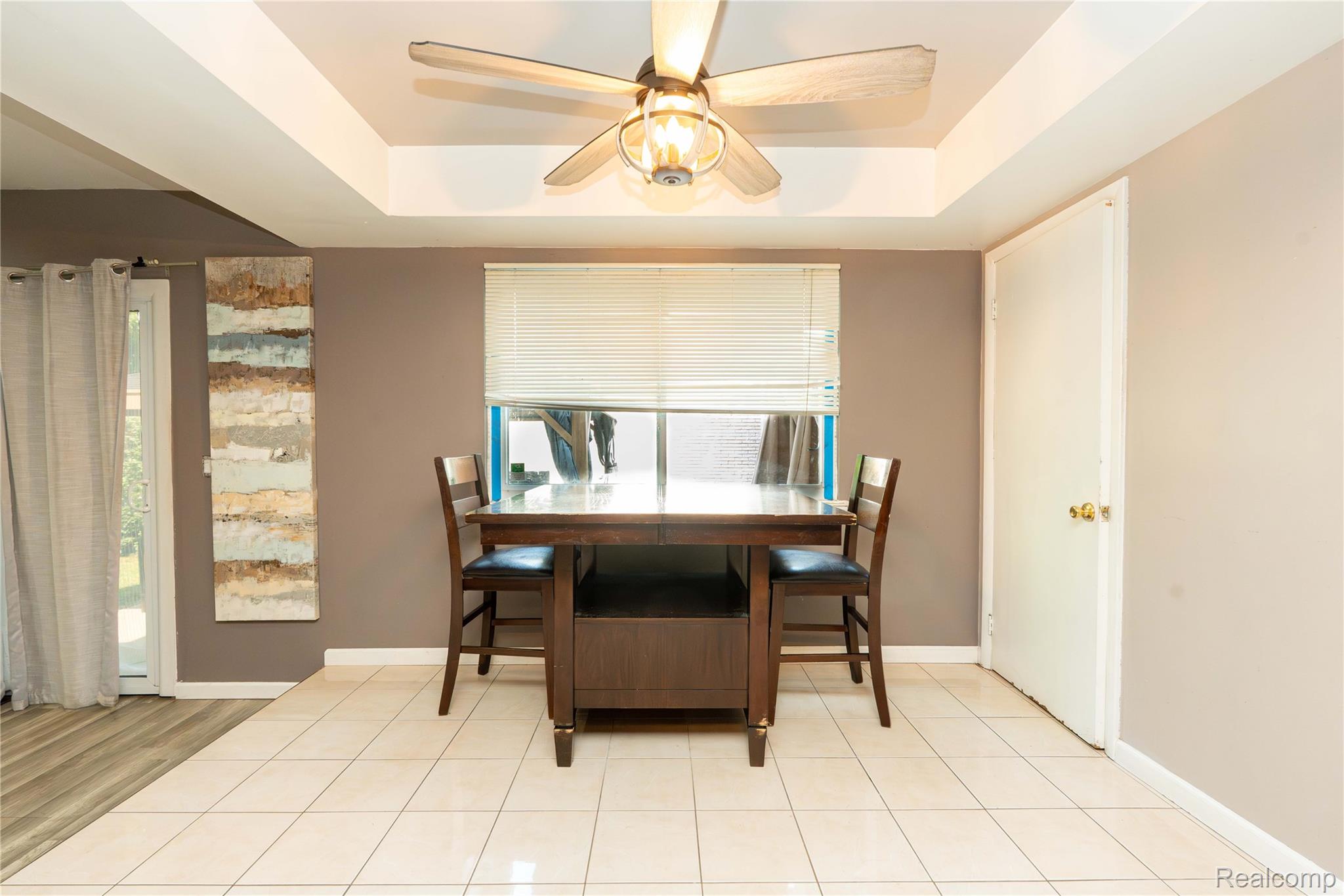 Southfield City, Michigan 48076, United States, 3 Bedrooms Bedrooms, ,2 BathroomsBathrooms,Residential,Active,194475