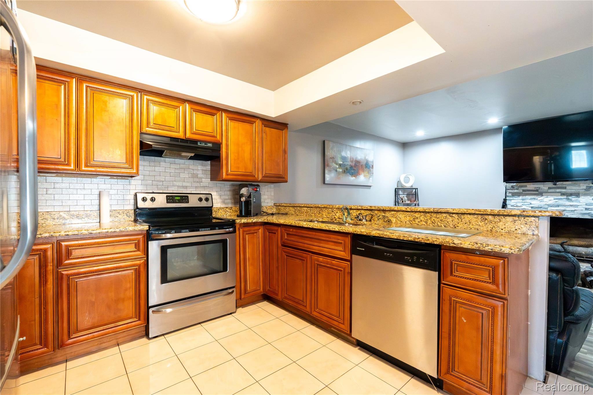 Southfield City, Michigan 48076, United States, 3 Bedrooms Bedrooms, ,2 BathroomsBathrooms,Residential,Active,194475