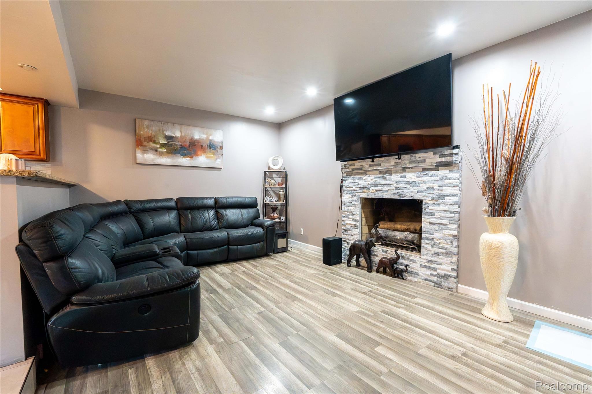 Southfield City, Michigan 48076, United States, 3 Bedrooms Bedrooms, ,2 BathroomsBathrooms,Residential,Active,194475