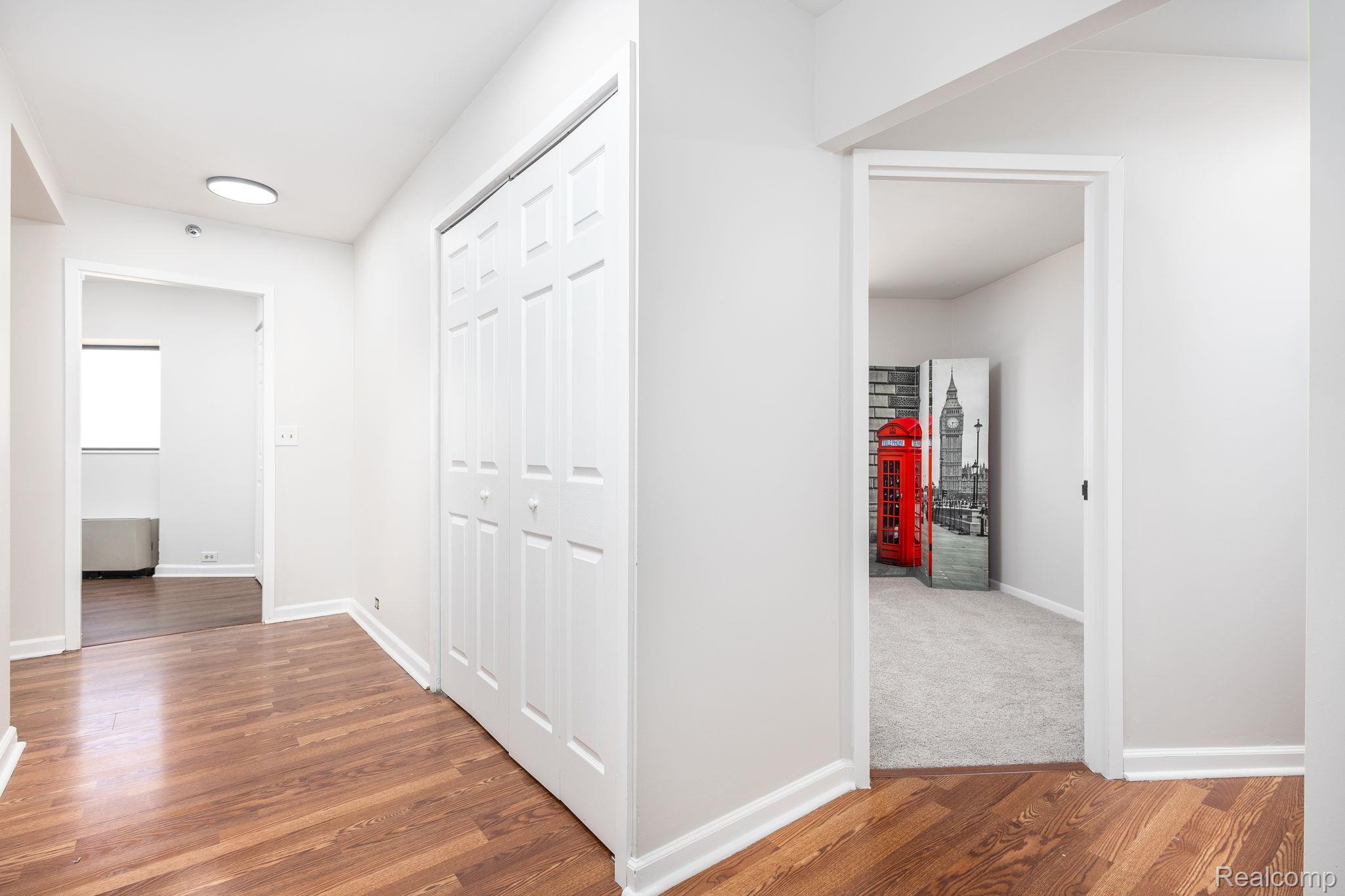 5000 Town Center 2001