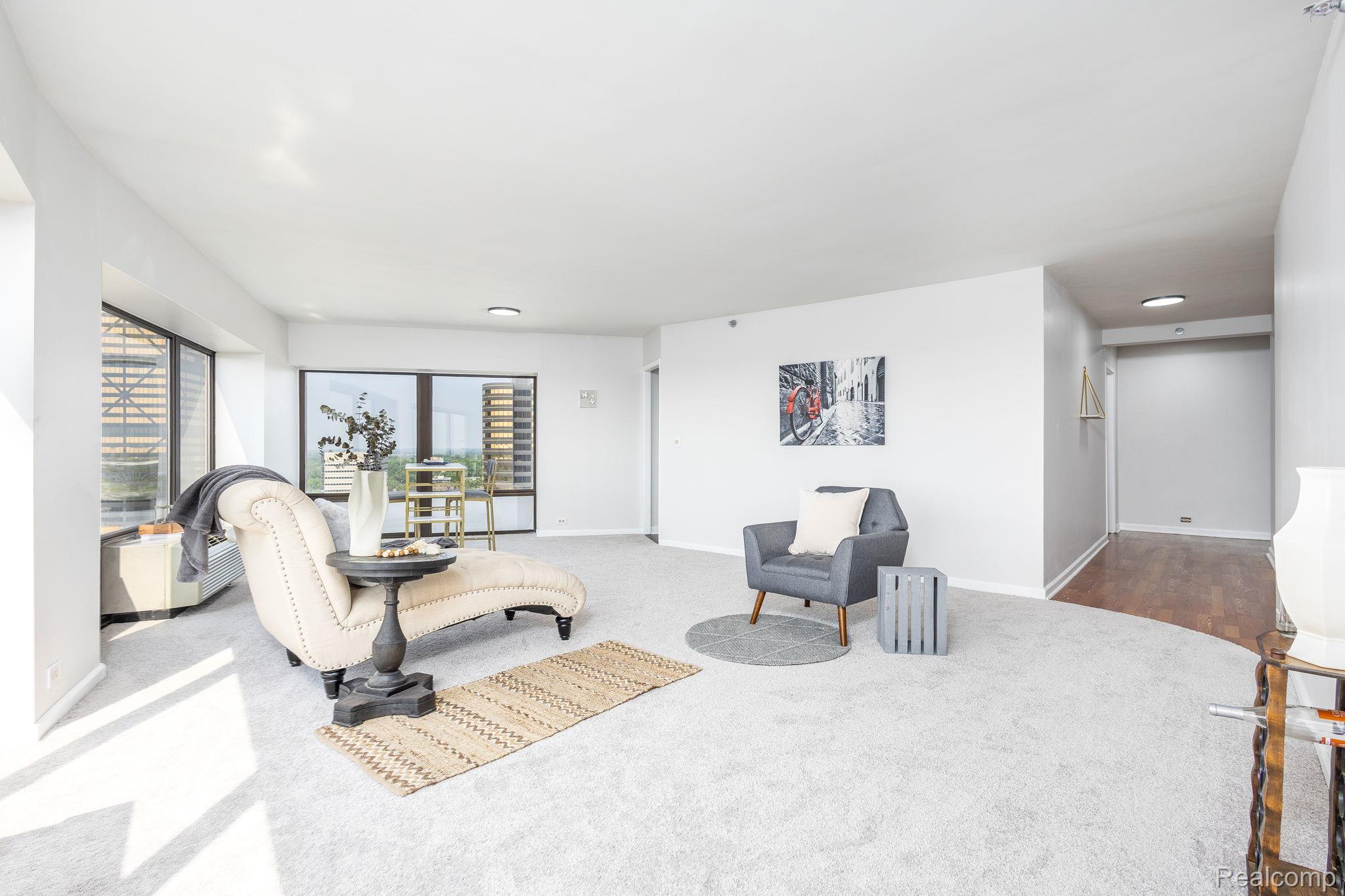 5000 Town Center 2001