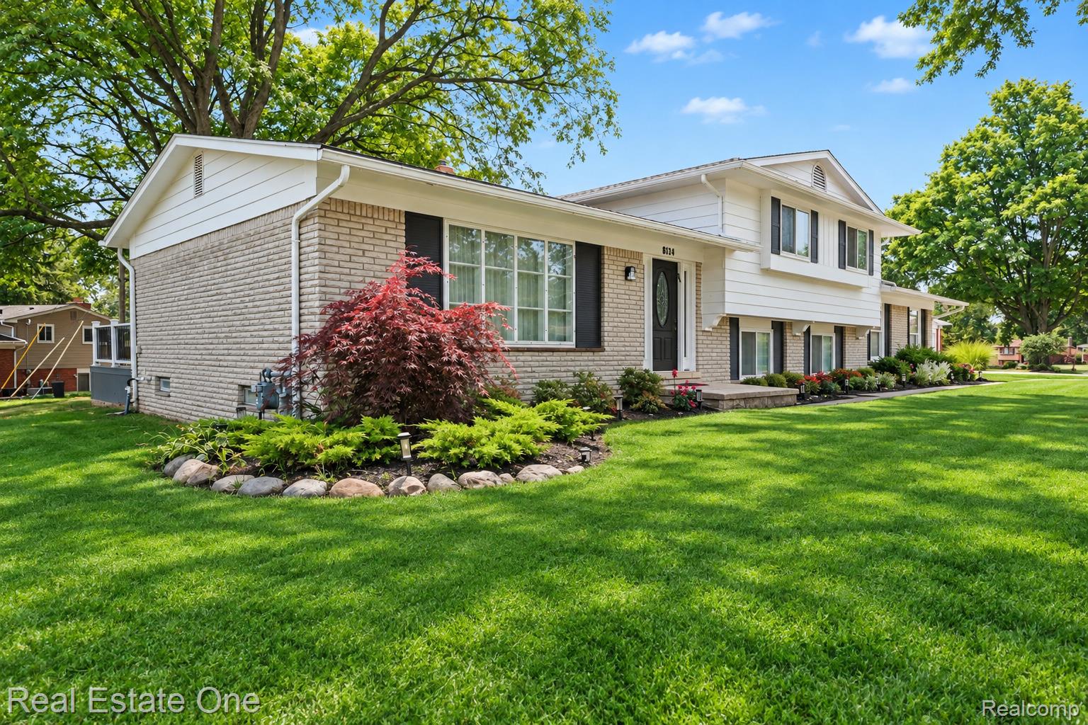 6639 Tamerlane Drive