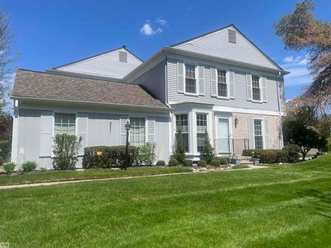 Photo of 1343 Autumn Lane, Rochester Hills City, MI 48306 (MLS # 58050206970)