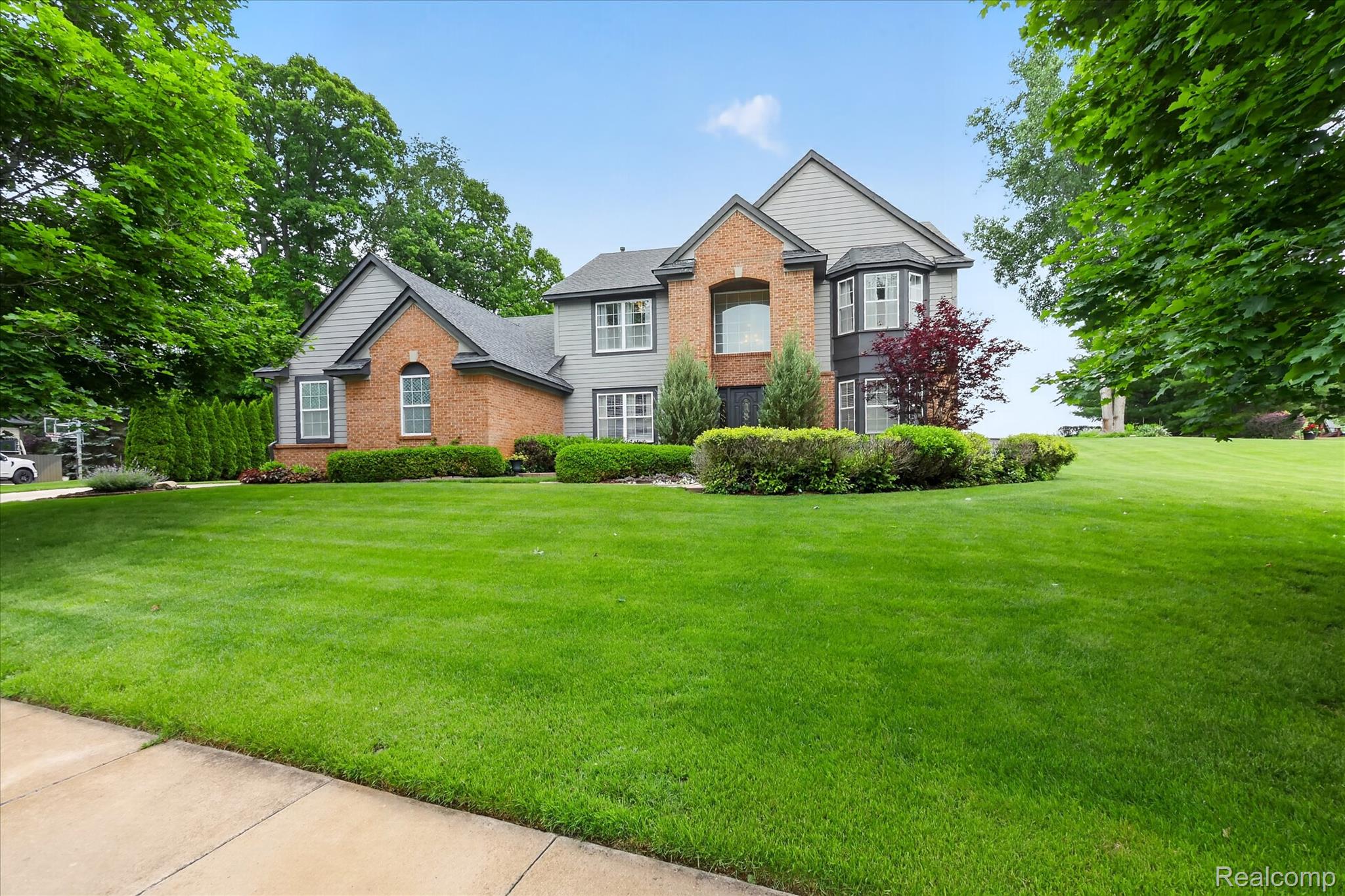 2333 Sandlewood Drive