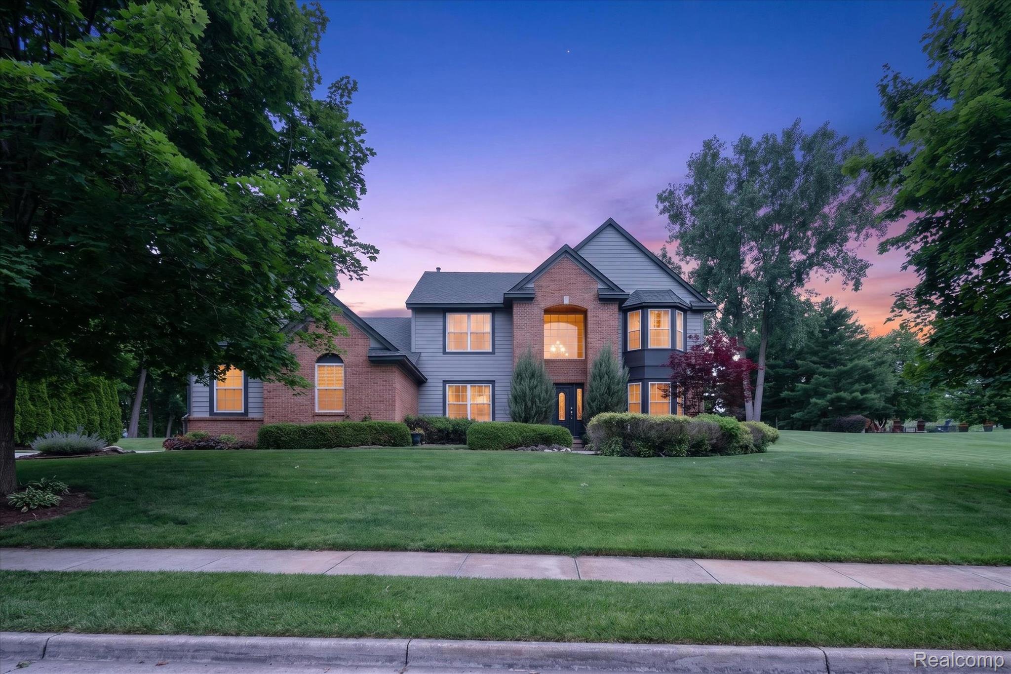2333 Sandlewood Drive