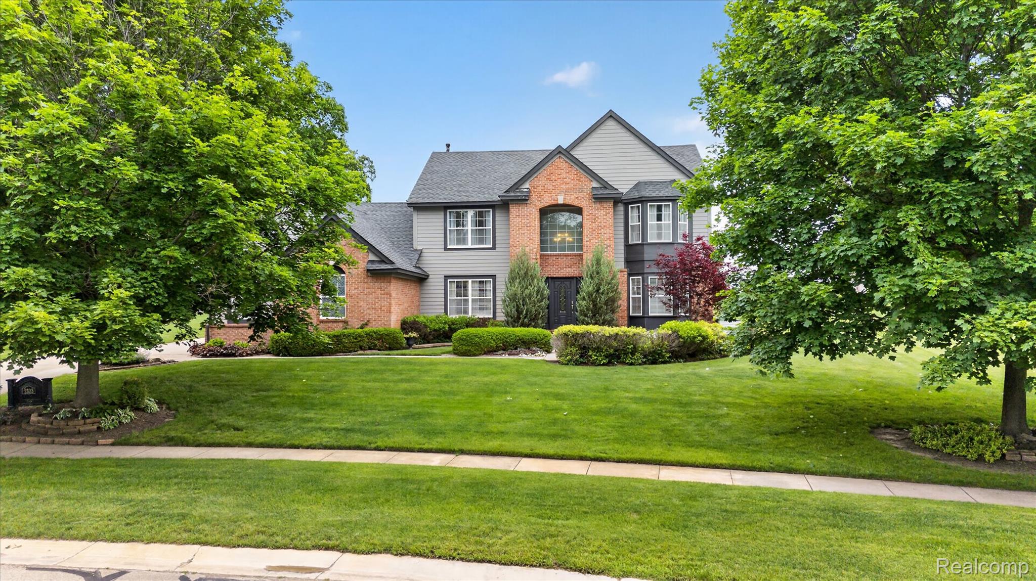 2333 Sandlewood Drive