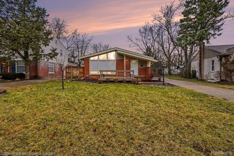 17360 Redwood Avenue Southfield City MI 48076