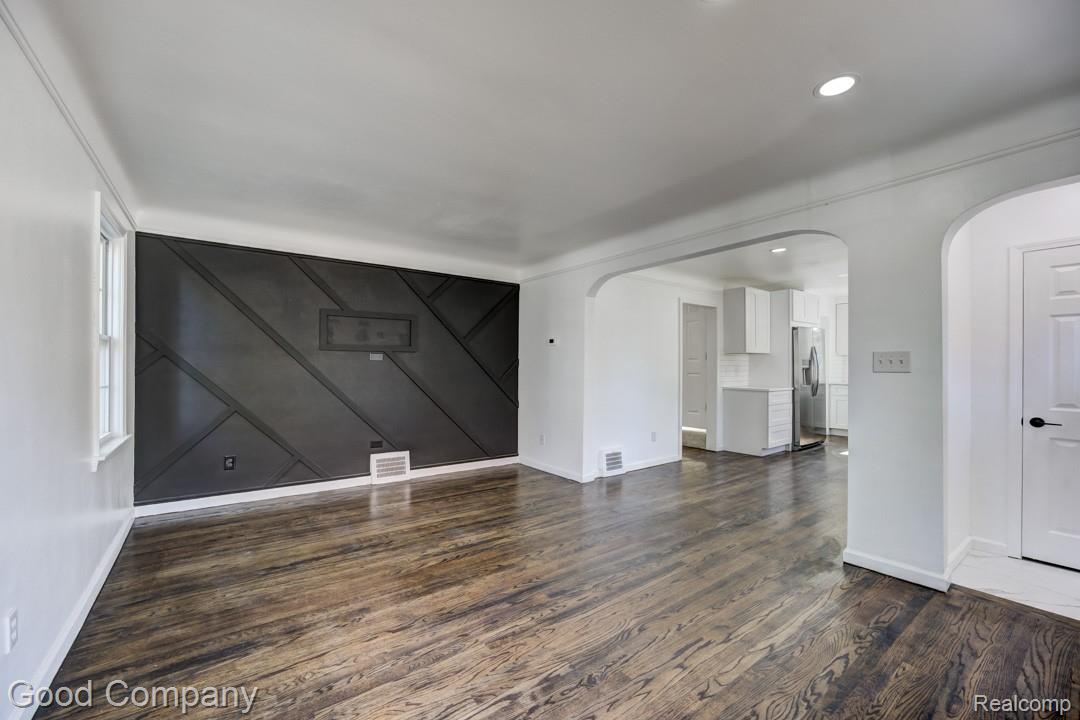 2716 Thomas Avenue