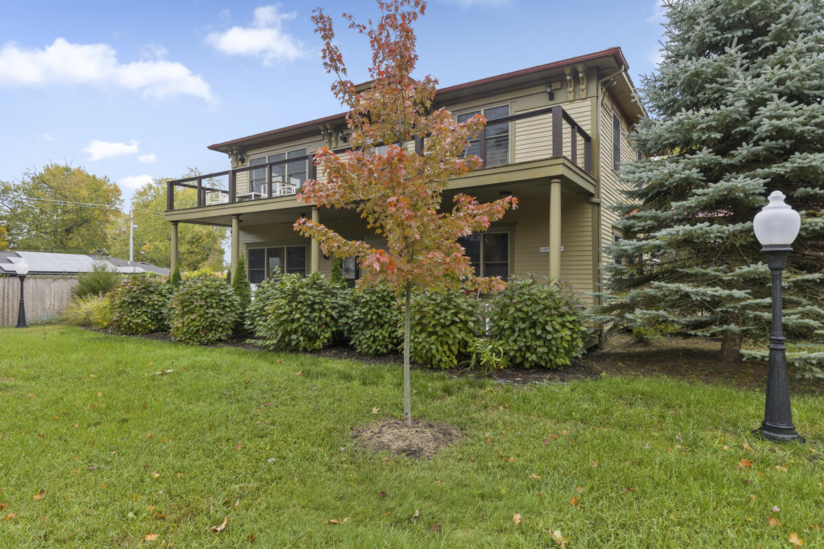 11 E Chestnut Street 1