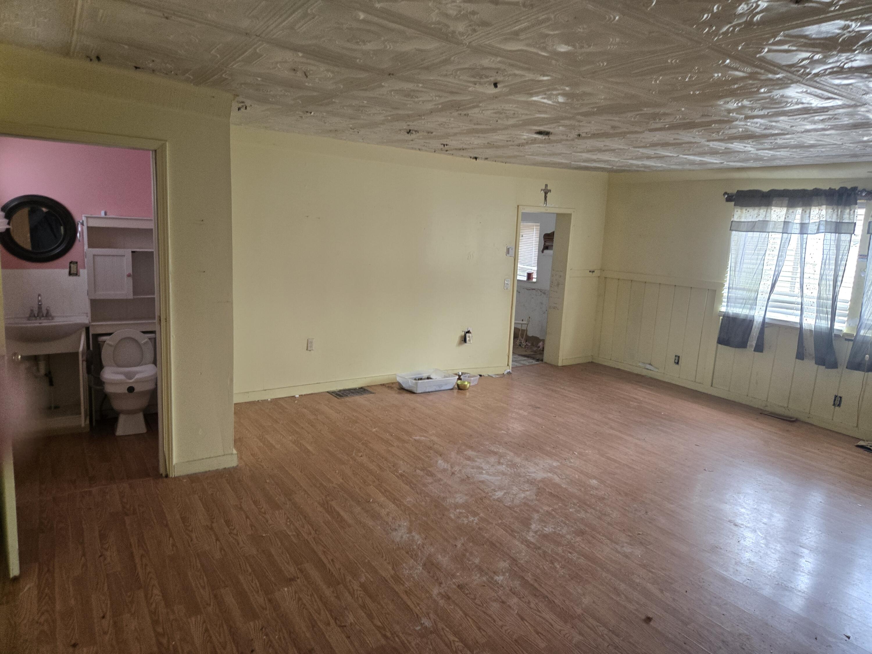 2582 E Michigan Street