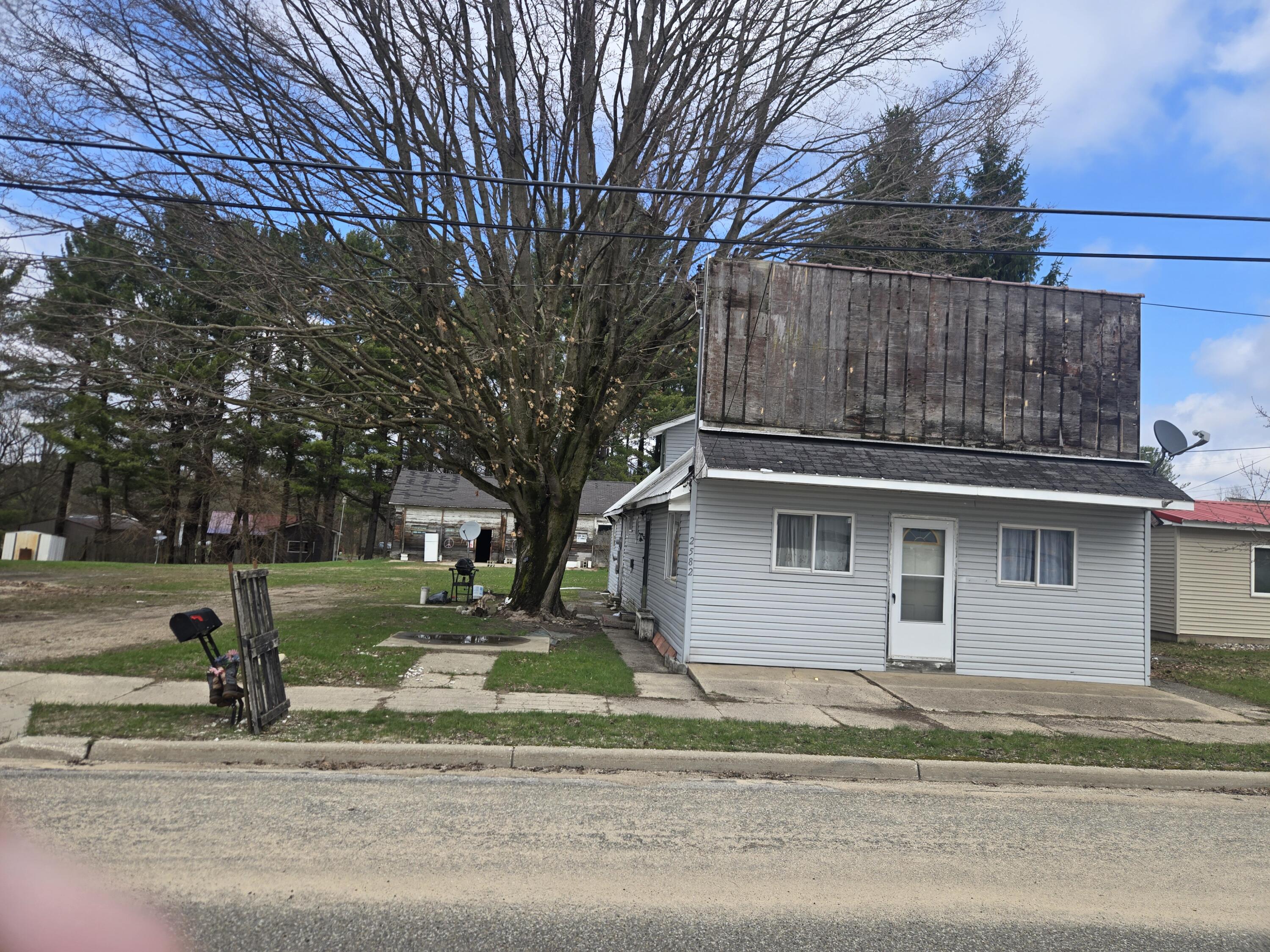 2582 E Michigan Street