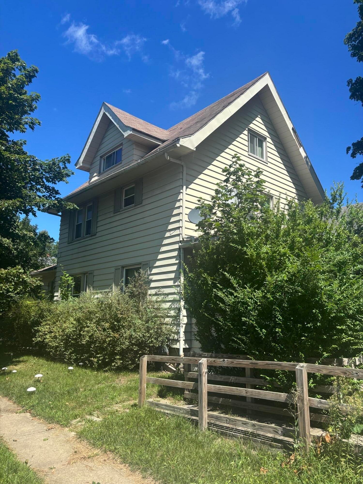 301 Perry Street