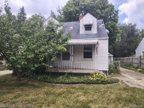 Photo of 19131 Elkhart Street, Harper Woods City, MI 48225 (MLS # 20261071309)
