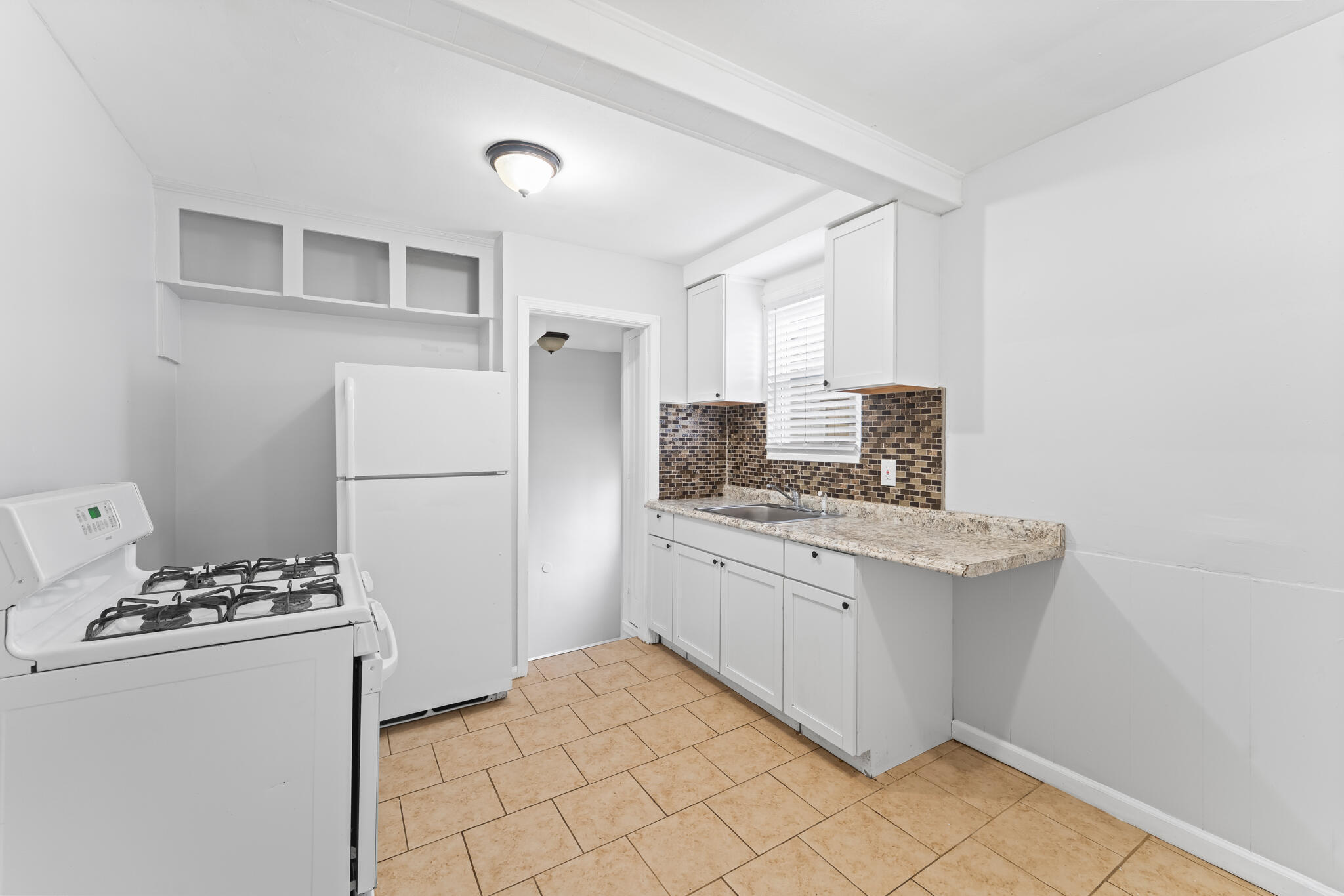 20947 Beechwood Avenue