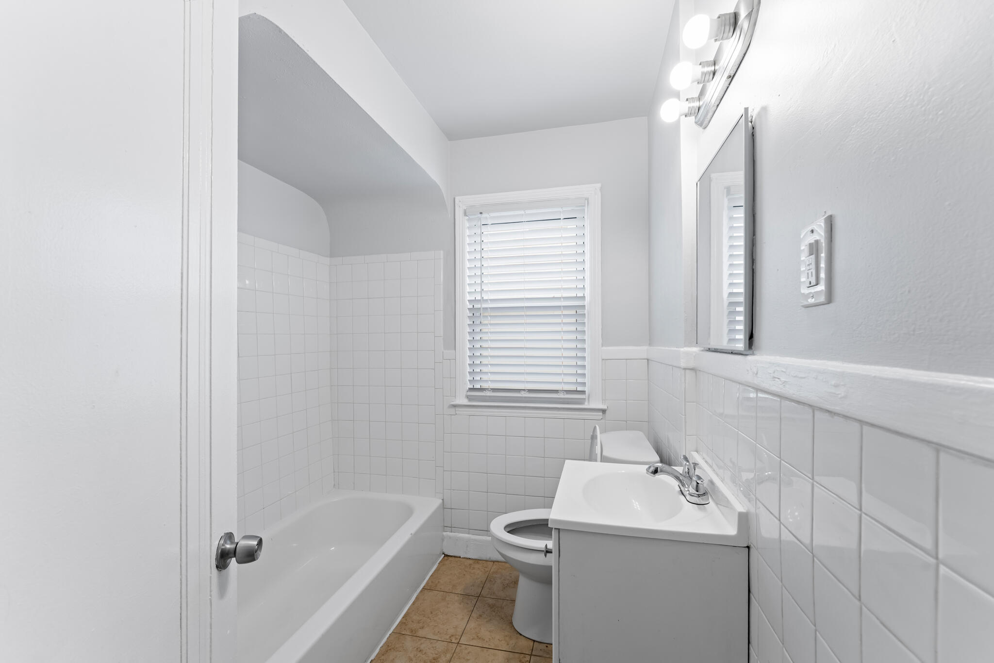 20947 Beechwood Avenue