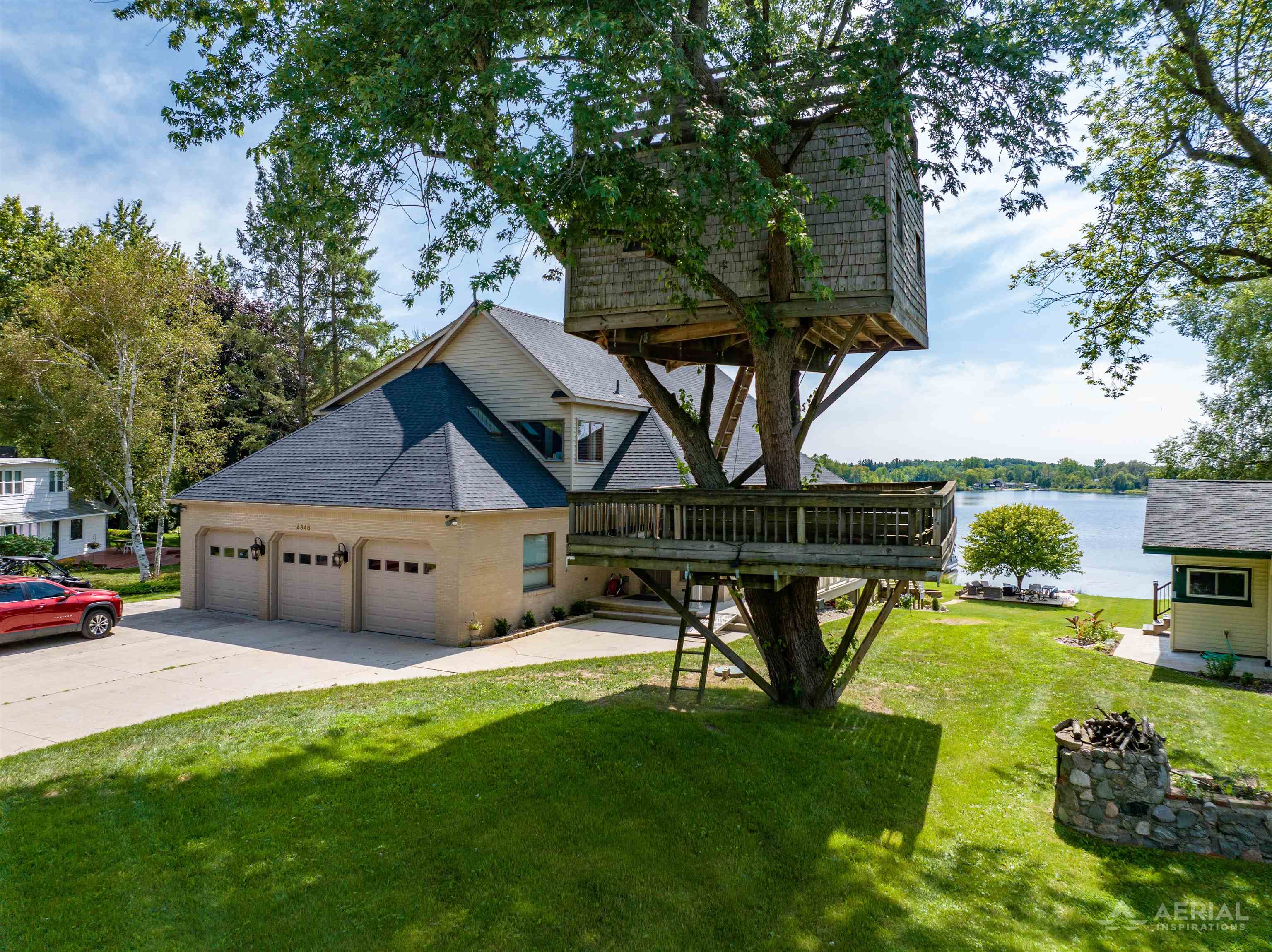 4348 W Lakeside Drive