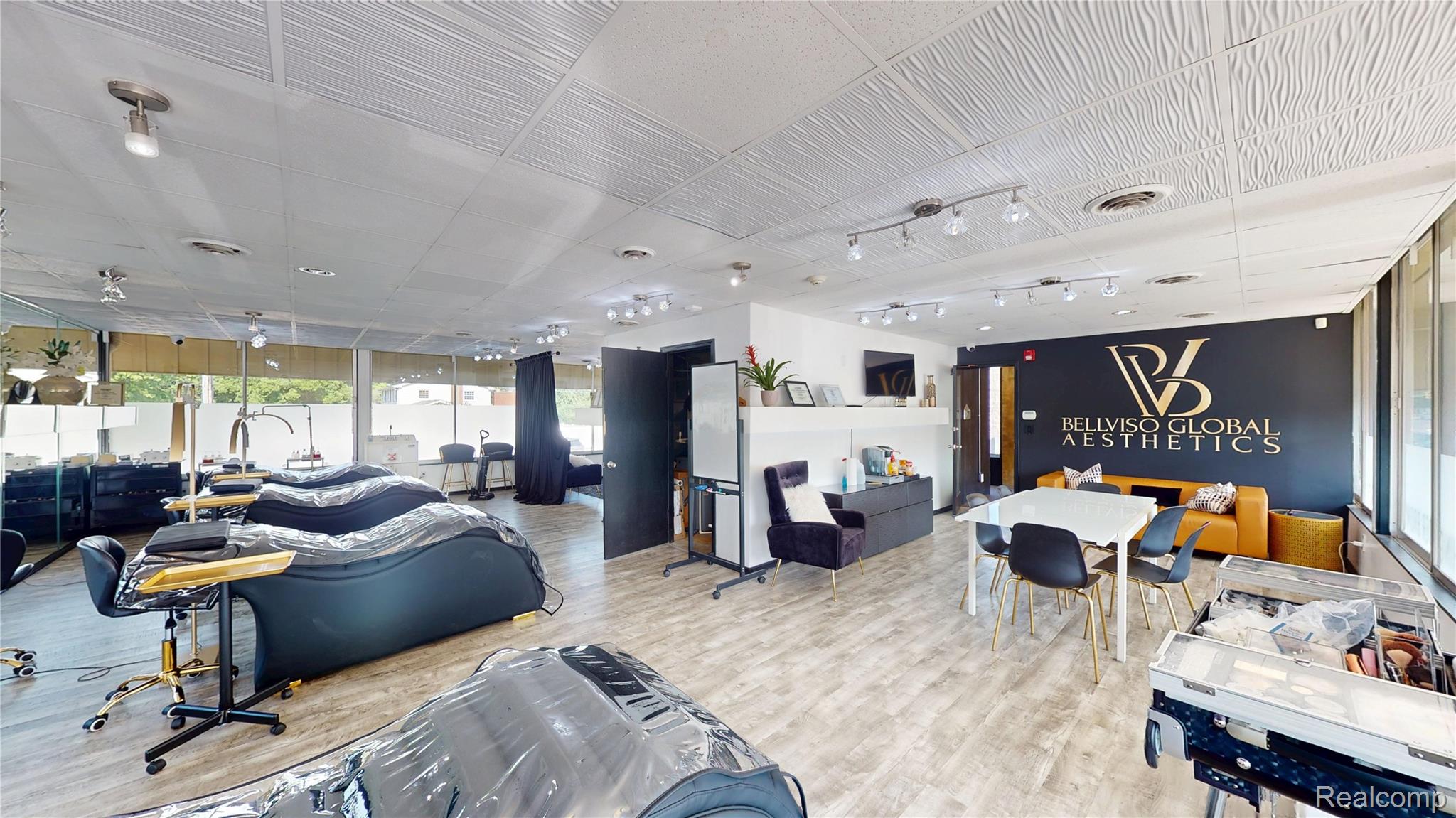 Welcome-to-Suite-300-01-Welcome-to-Suite-300.jpg