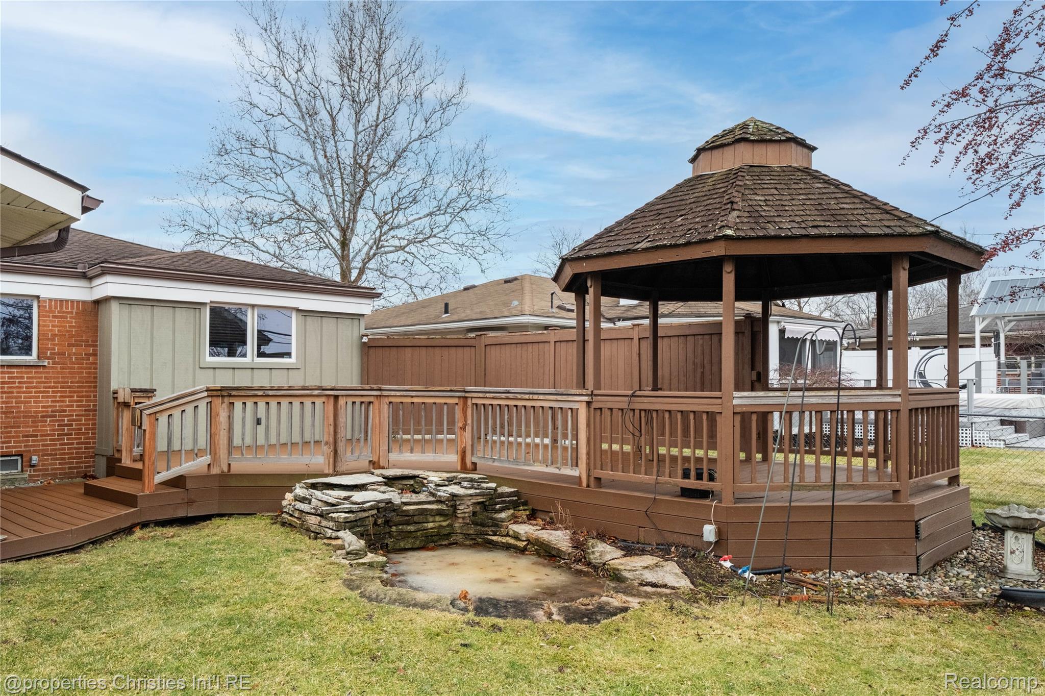 7479 Carrousel Boulevard