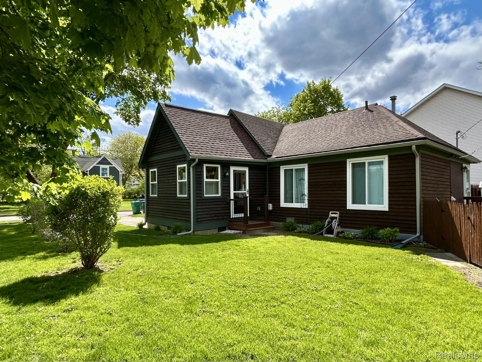 516 Clinton W