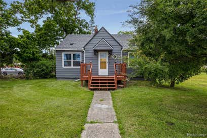 33065 Garfield Road Fraser City MI 48026