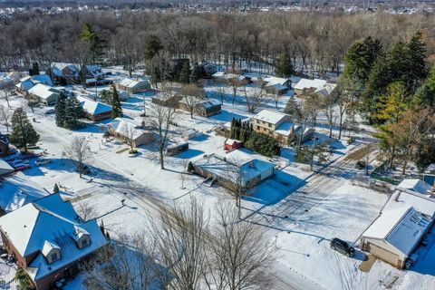 Tiny photo for 39151 Wanda Avenue, Sterling Heights City, MI 48313 (MLS # 58050196392)