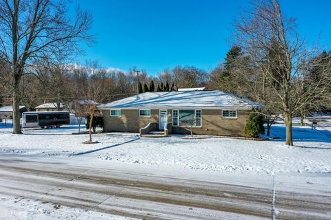 Photo of 39151 Wanda Avenue, Sterling Heights City, MI 48313 (MLS # 58050196392)