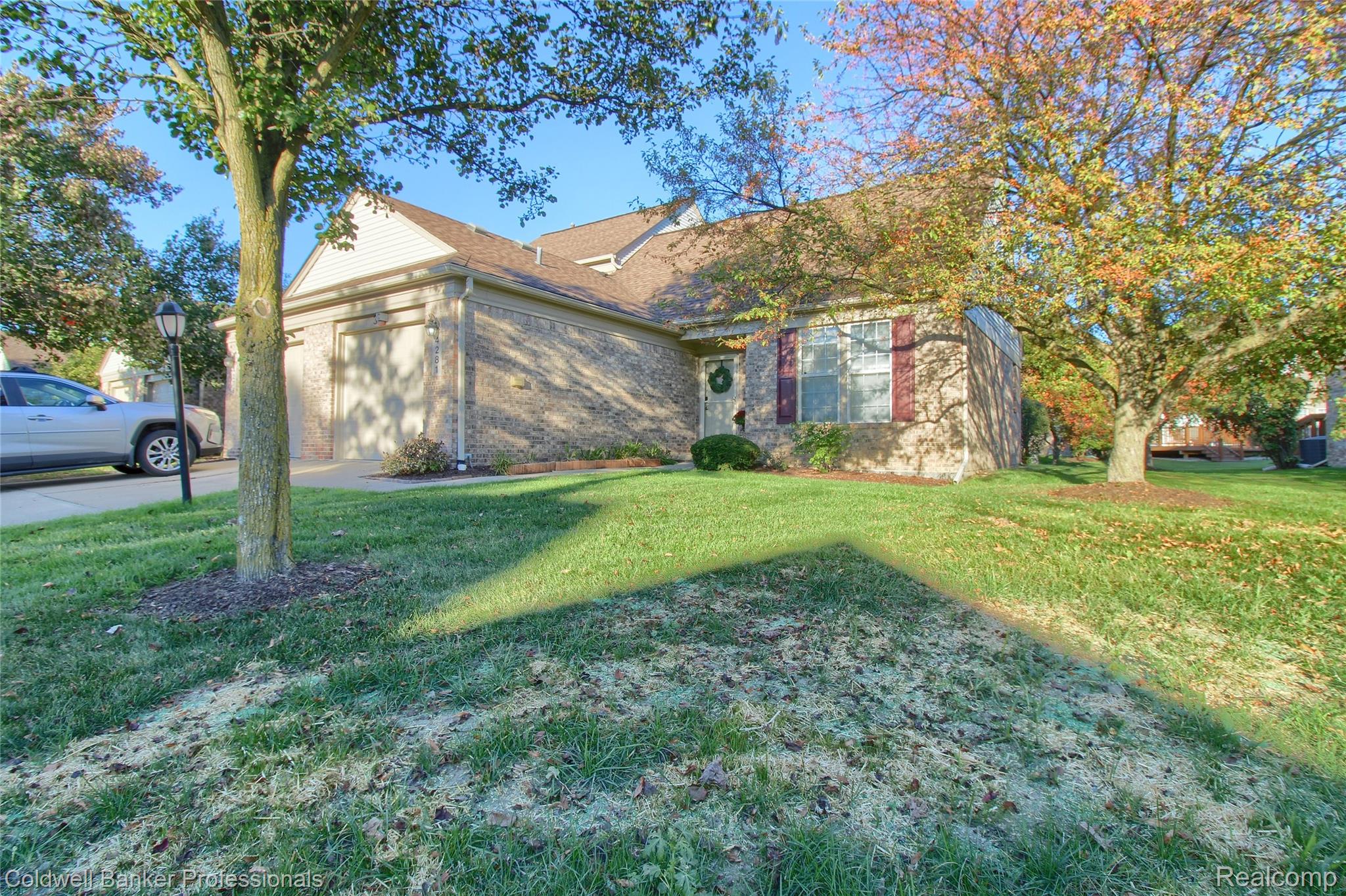 4281 Hunters Circle W