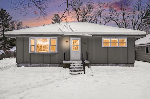 607 Central Bay Avenue Holland City MI 49423