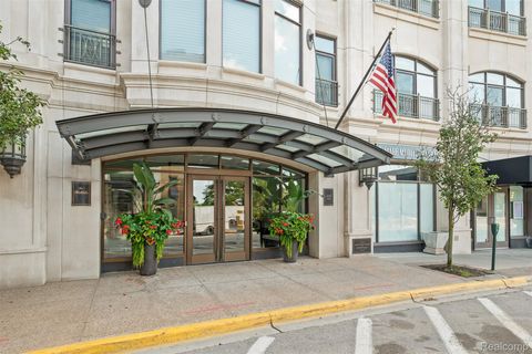 111 Willits Street 403 Birmingham City MI 48009