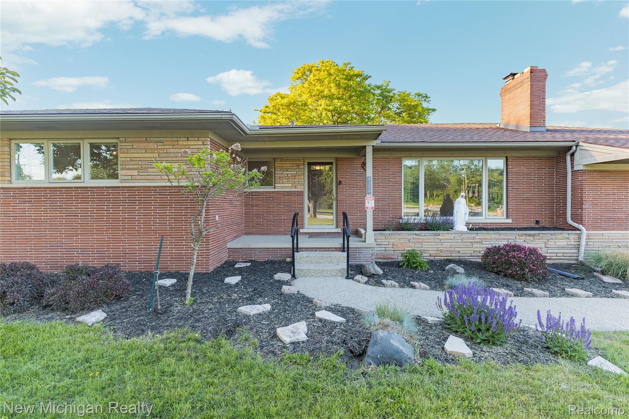 8359 Chicago Road