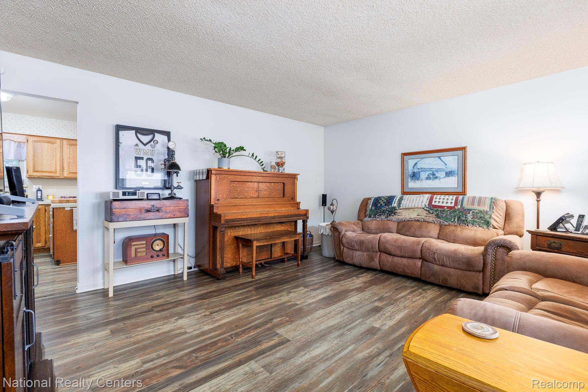 9150 Maplewood Drive