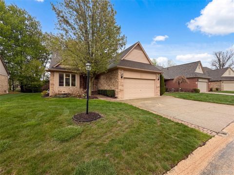 Photo of 52186 Jacqueline Court, Macomb Township, MI 48042 (MLS # 20261032040)