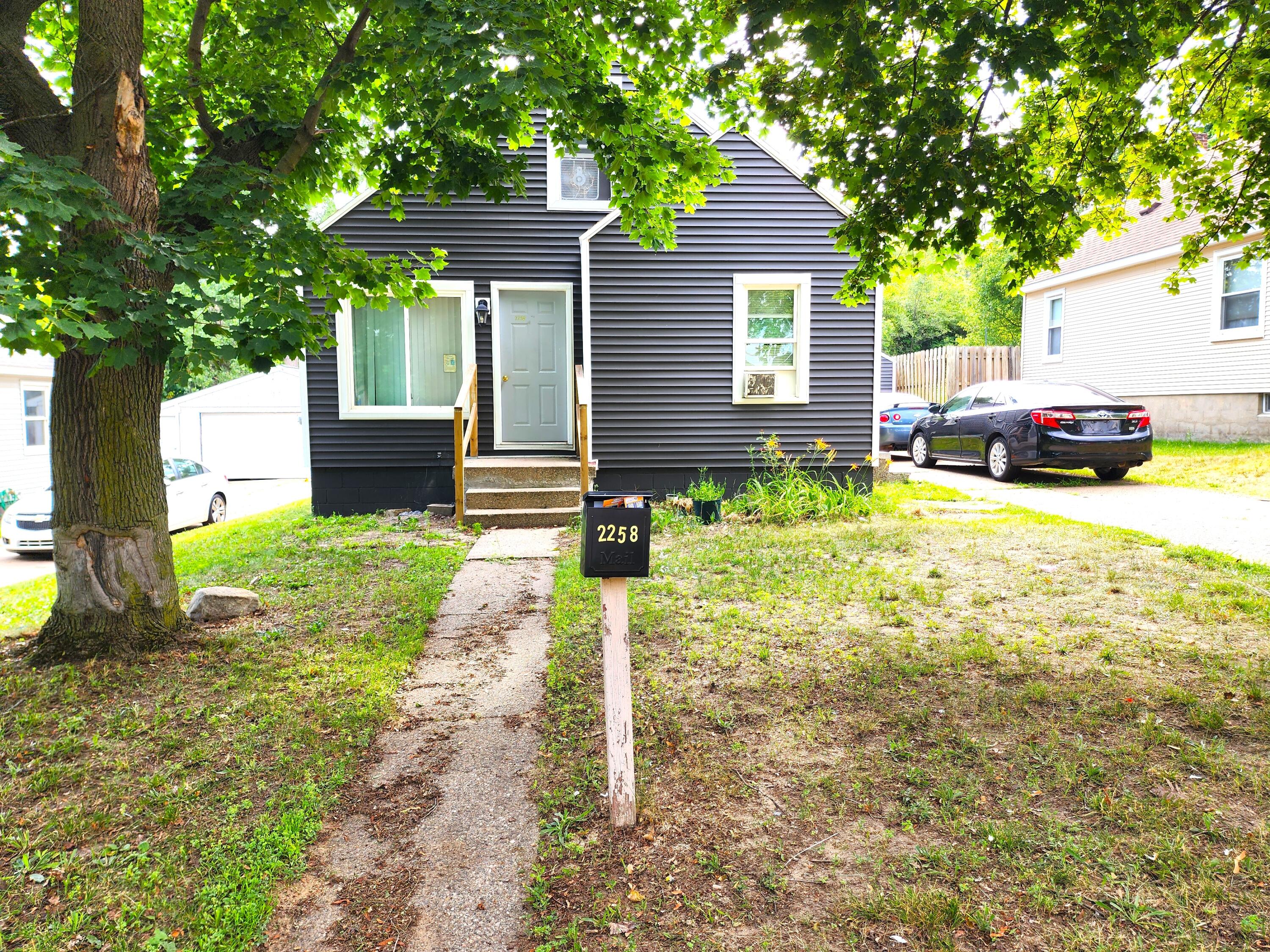 2258 Mckee Avenue SW