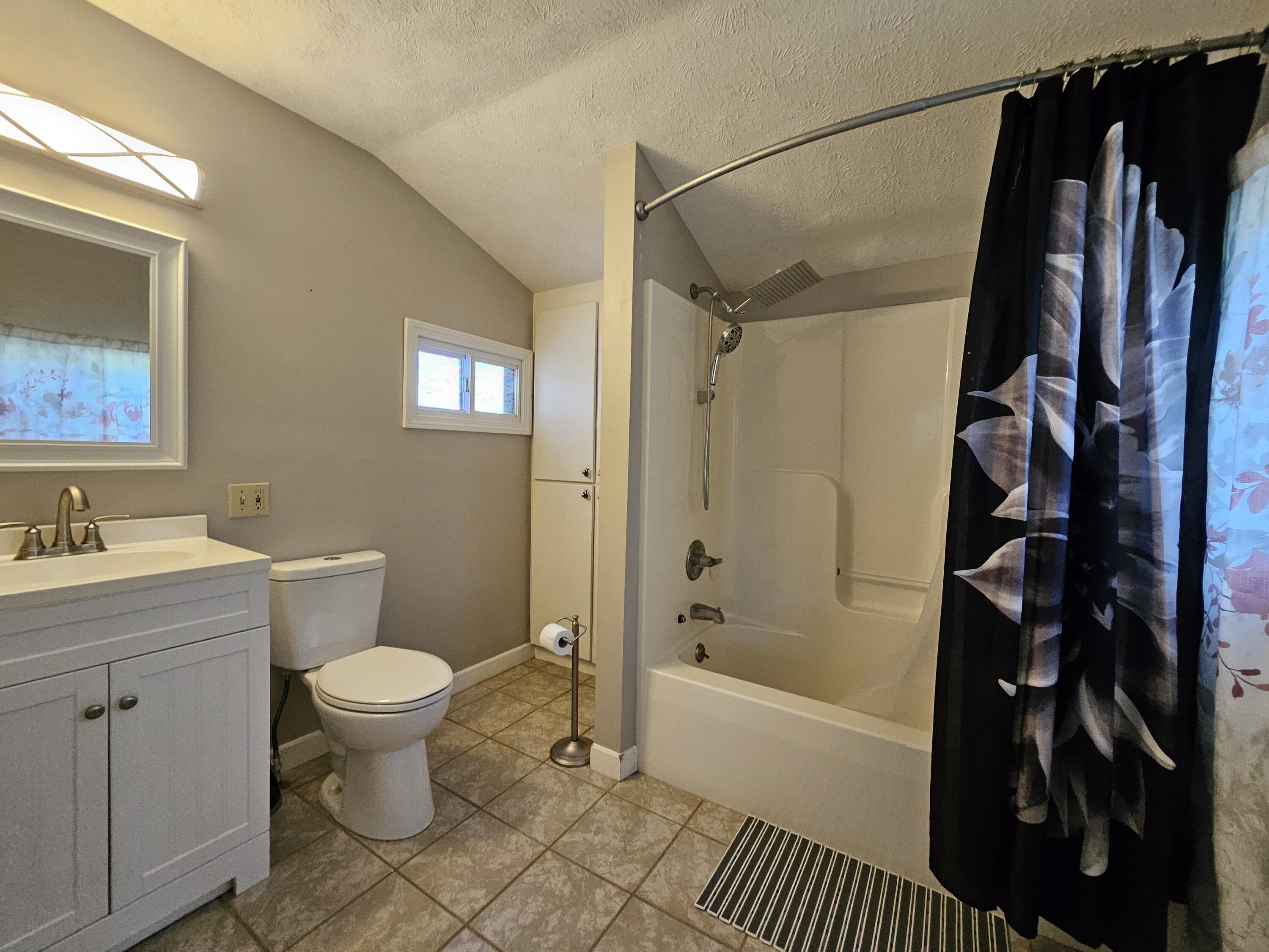 Union City Village, Michigan 49094, United States, 3 Bedrooms Bedrooms, ,1 BathroomBathrooms,Residential,Active,224246